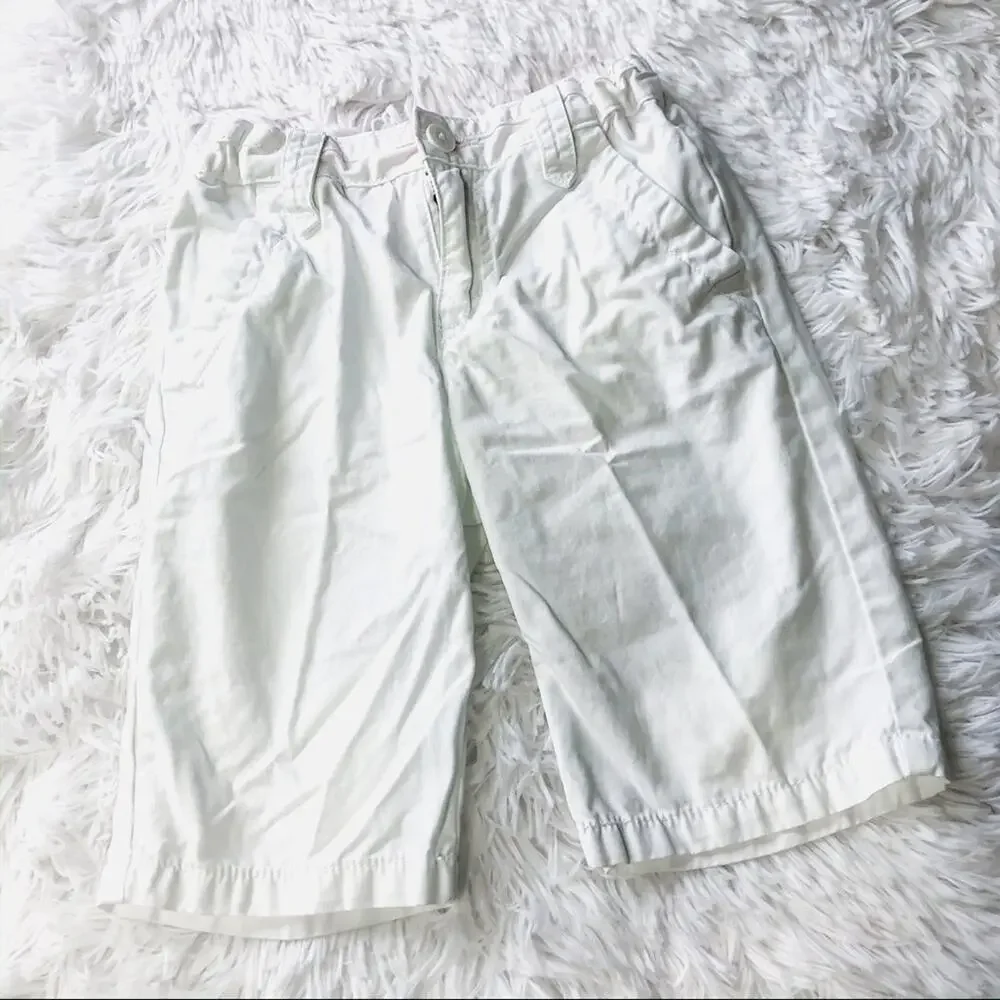 THE CHILDREN'S PLACE • White Summer Bermuda Shorts